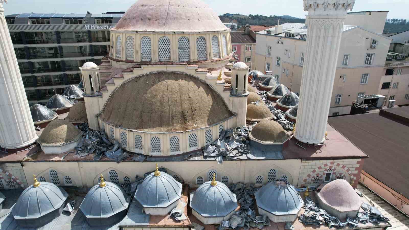 arnavutkoyun simgesi 46 yillik merkez camii yikiliyor 8