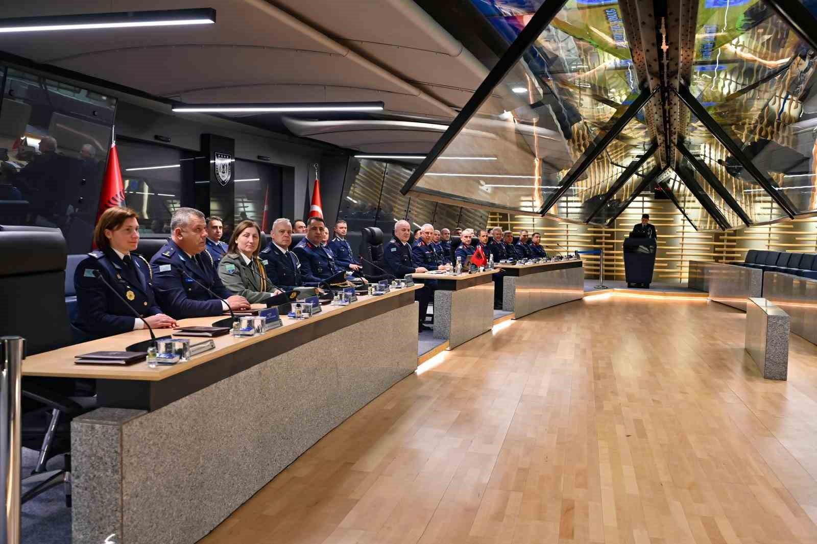 arnavutluk hava kuvvetleri komutani ferdinant dimodan turk hava kuvvetleri komutanligina ziyaret 1 p2Ng23by