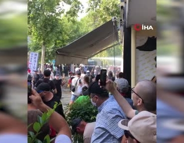 arnavutlukta-trumpin-damadinin-tatil-koyu-projesi-catismaya-yol-acti-5-polis-yaralandi-jiAbjOUz.jpg