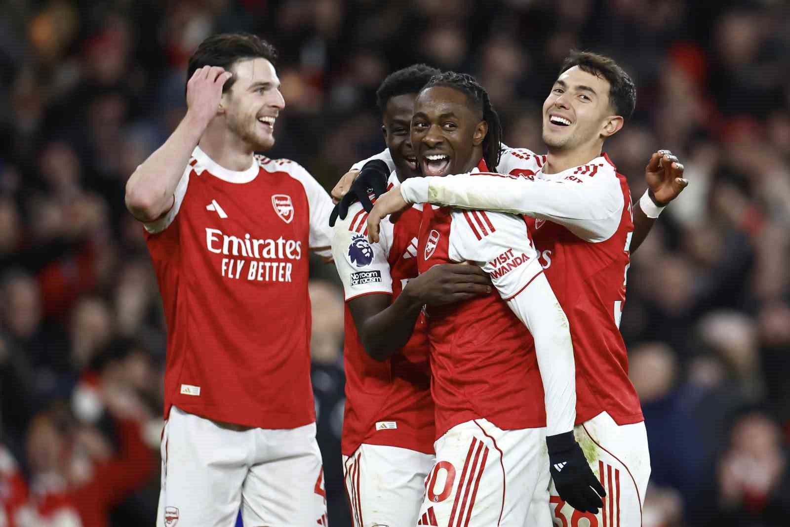 arsenal derbide tottenhami 4 1 ile gecti 0 hhnG2jE1