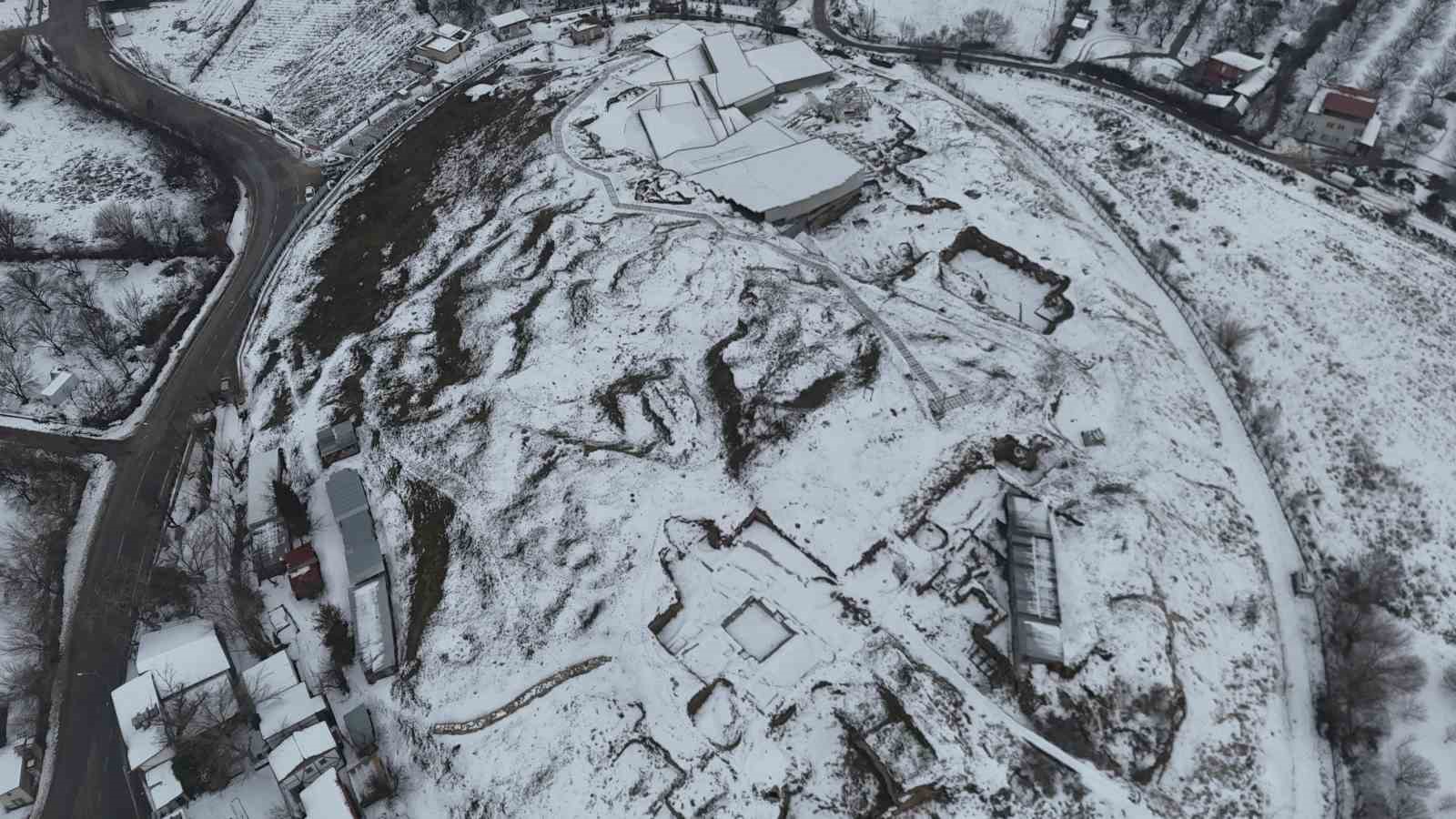 Arslantepe Höyüğü karla kaplı haliyle havadan görüntülendi 5 arslantepe hoyugu karla kapli haliyle havadan goruntulendi 1 3G6e3DED