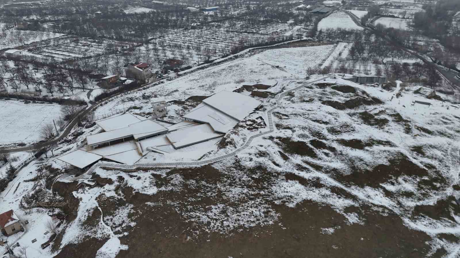 Arslantepe Höyüğü karla kaplı haliyle havadan görüntülendi 7 arslantepe hoyugu karla kapli haliyle havadan goruntulendi 3 udBefqQi