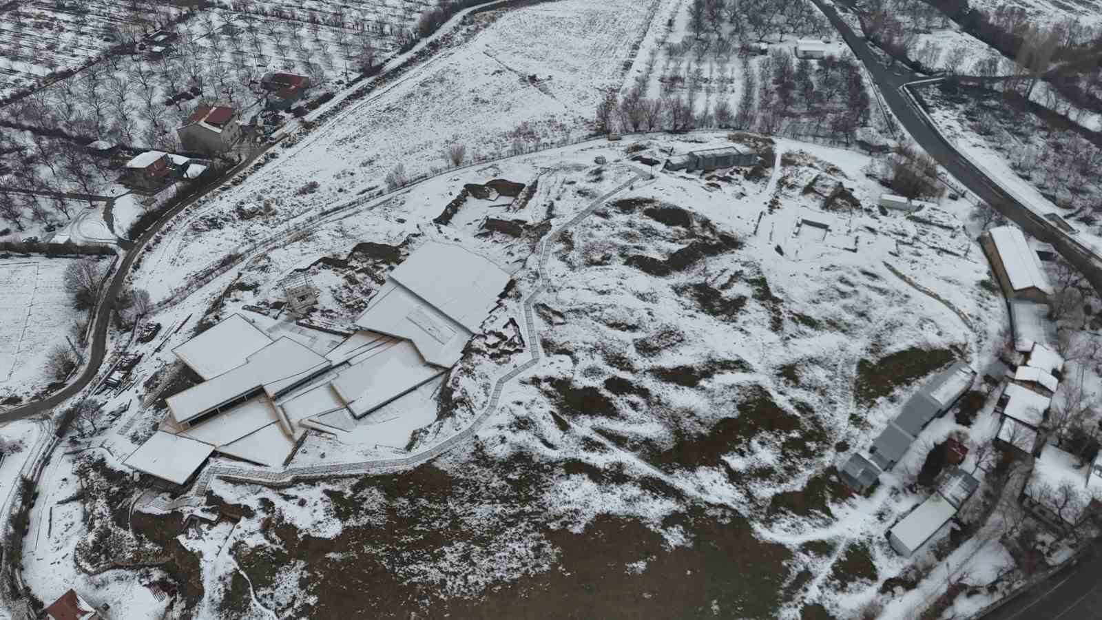 Arslantepe Höyüğü karla kaplı haliyle havadan görüntülendi 8 arslantepe hoyugu karla kapli haliyle havadan goruntulendi 4 35CwNlLu