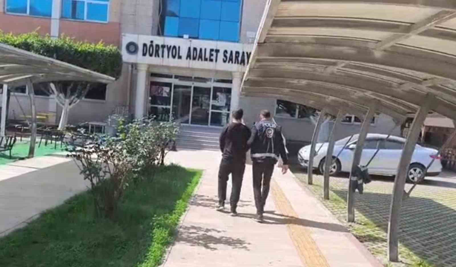 arsuz ve dortyolda hapis cezasi bulunan 2 kisi tutuklandi 0 kDUbLX1q