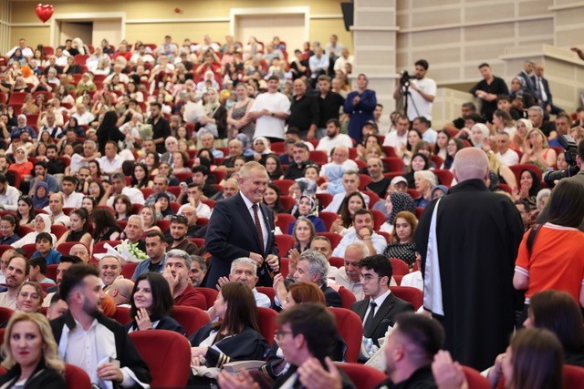 Artaş Holding Yönetim Kurulu Başkanı Çetinsaya, Erciyes Üniversitesi İletişim Fakültesi’nin mezuniyet törenine katıldı 4 artas holding yonetim kurulu baskani cetinsaya erciyes universitesi iletisim fakultesinin mezuniyet torenine katildi 0 jMaN3t6j