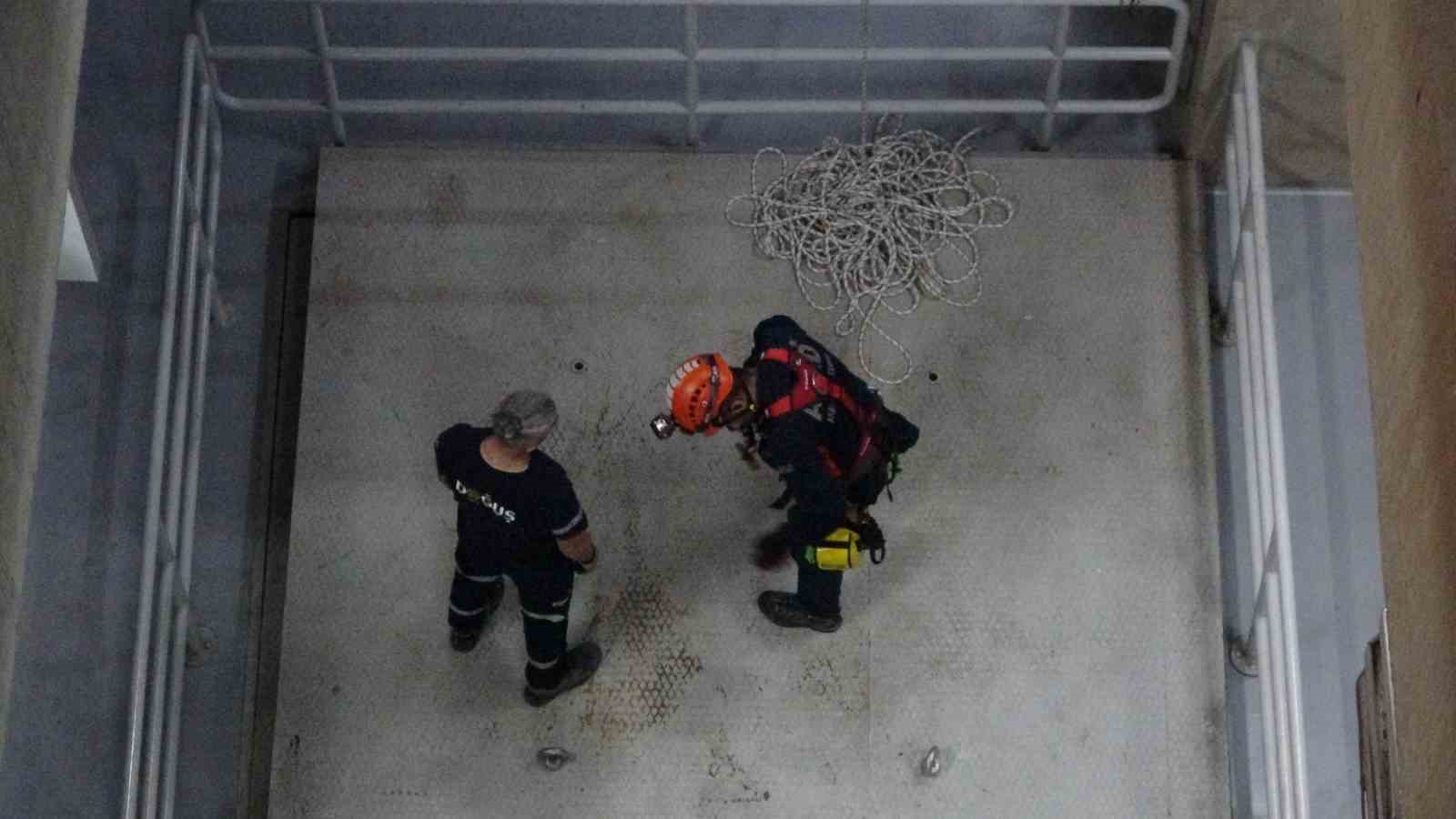 Artvin Barajı’nda gerçeği aratmayan kurtarma tatbikatı 8 artvin barajinda gercegi aratmayan kurtarma tatbikati 4 c7NHP9Hj