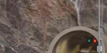 artvin-erzurum-karayolu-sel-ve-heyelan-nedeniyle-ulasima-kapandi-wY9XeQq3.jpg