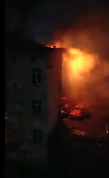 artvin hopada apartman dairesinde yangin panigi 6 VZhCS3w4