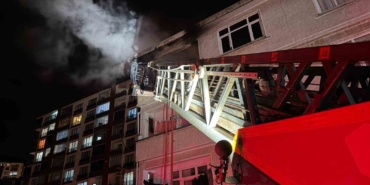 artvin-hopada-apartman-dairesinde-yangin-panigi-ZPGJgzmU.jpg