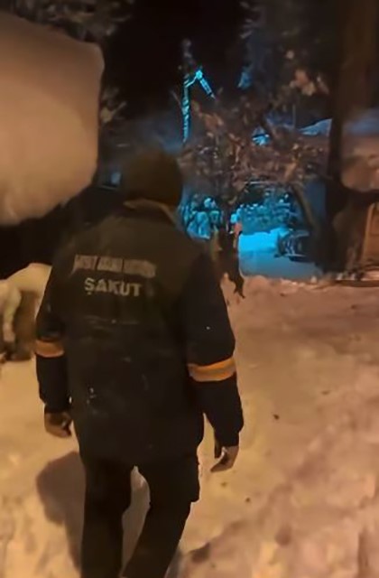 artvin savsattaki yangin bolgesine ulasim kar nedeniyle guclukle saglandi 2 V5kj3gf4