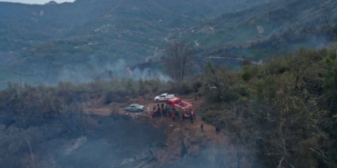 artvin-valisi-ergun-yangin-kismen-kontrol-altina-alindi-TgxQAJbA.jpg