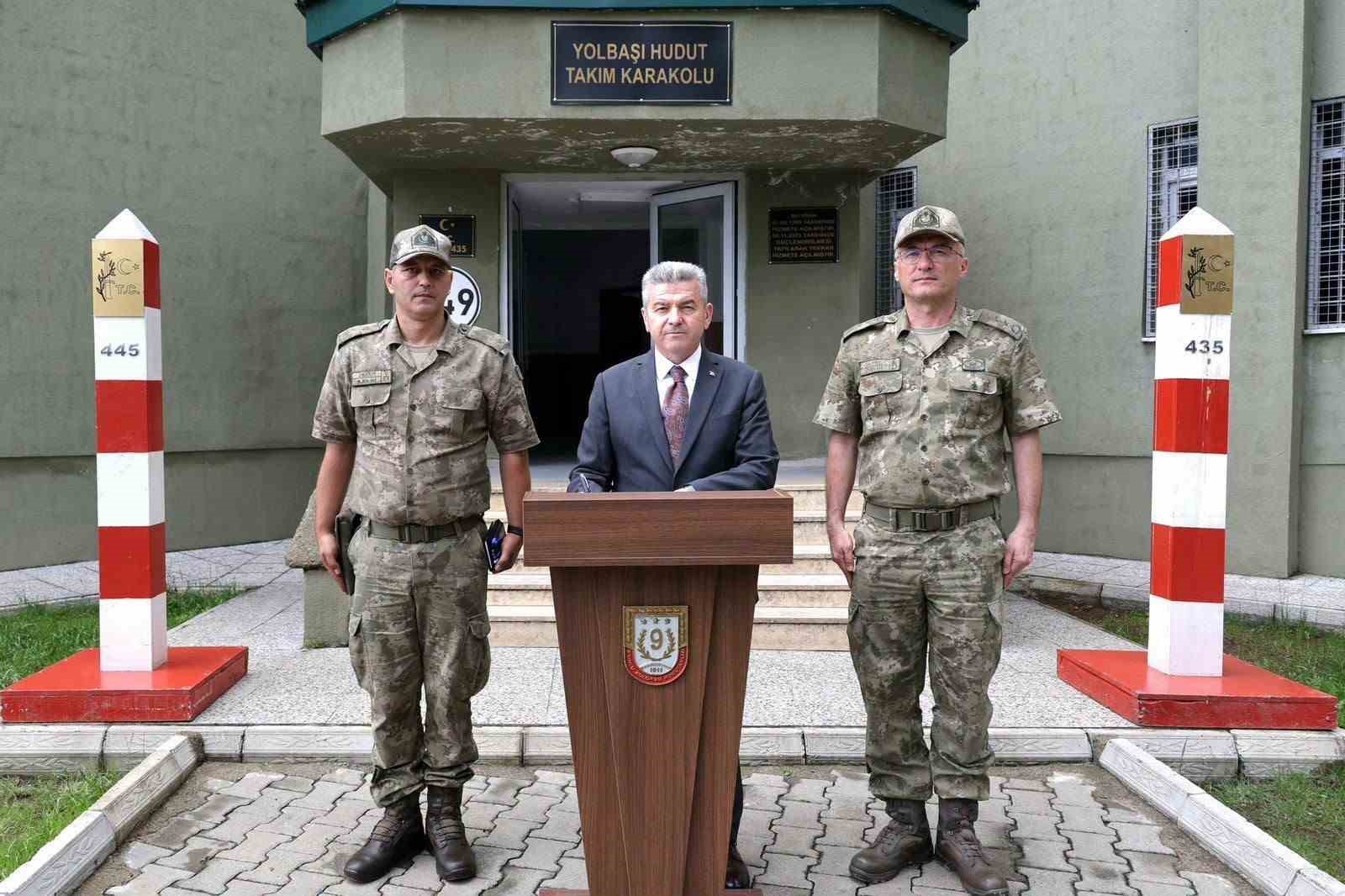 Artvin Valisi Ergün’den Gürcistan sınır karakollarında denetim 5 artvin valisi ergunden gurcistan sinir karakollarinda denetim 1 lv1KtzQr
