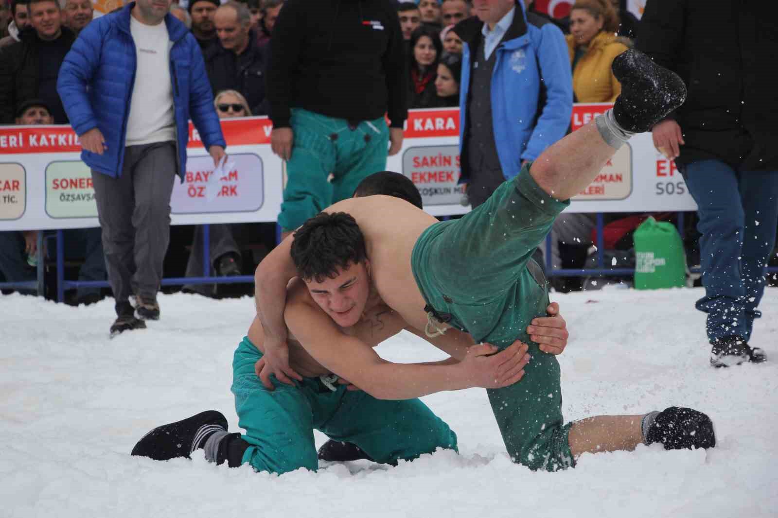 artvinde 300 yillik kar ustu karakucak gelenegi yasatiliyor 7 5YiUkHHf