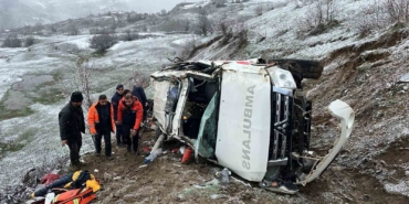 artvinde-ambulans-ucuruma-yuvarlandi-1-olu-4-yarali-r9j2GHZT.jpg