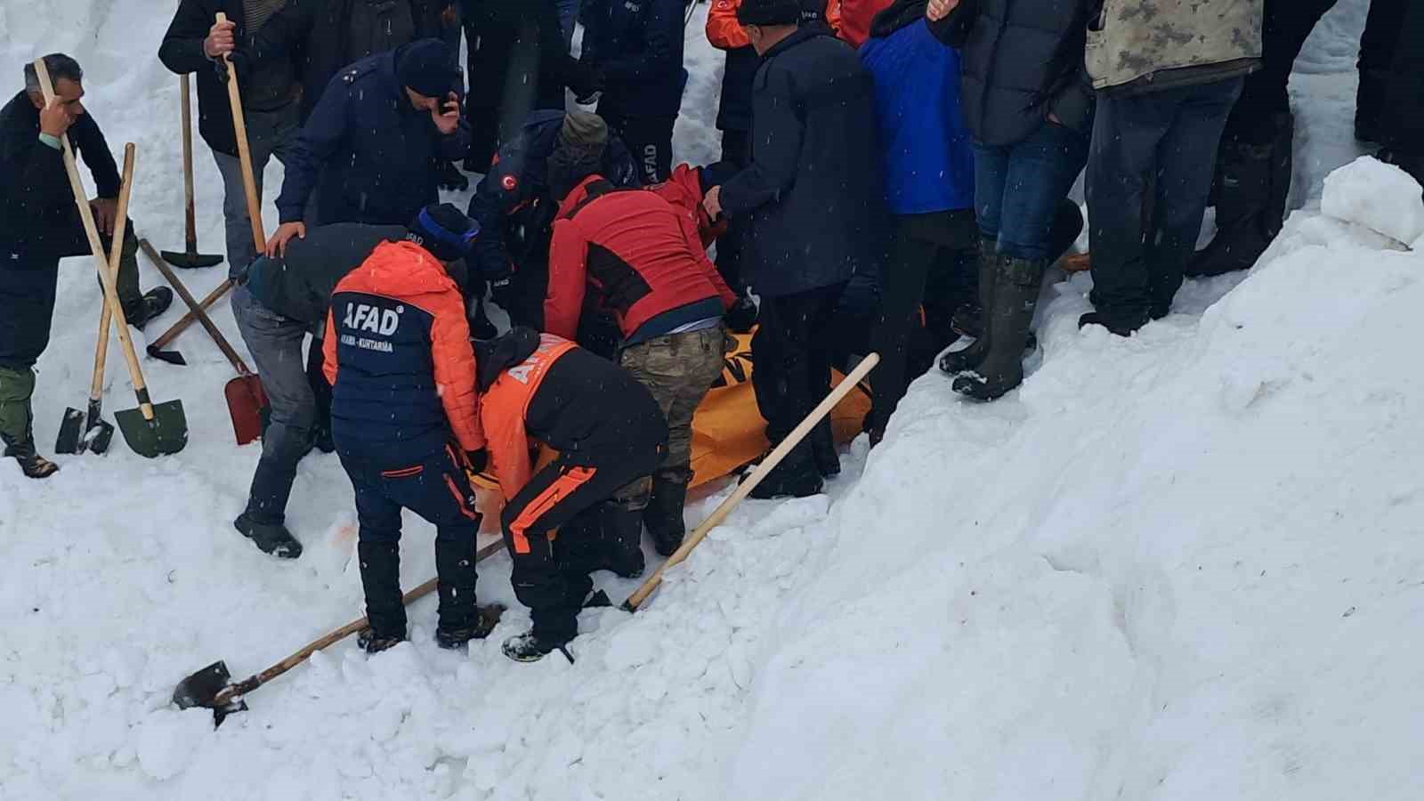 artvinde cig altindaki bulent gezerin cansiz bedeni 4 ay sonra kar altindan cikarildi 0 OphBJEPq