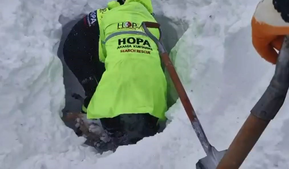 artvinde cig bolgesinde arama kurtarma calismalari ikinci gunde yeniden basladi 1 ffH2CXYm