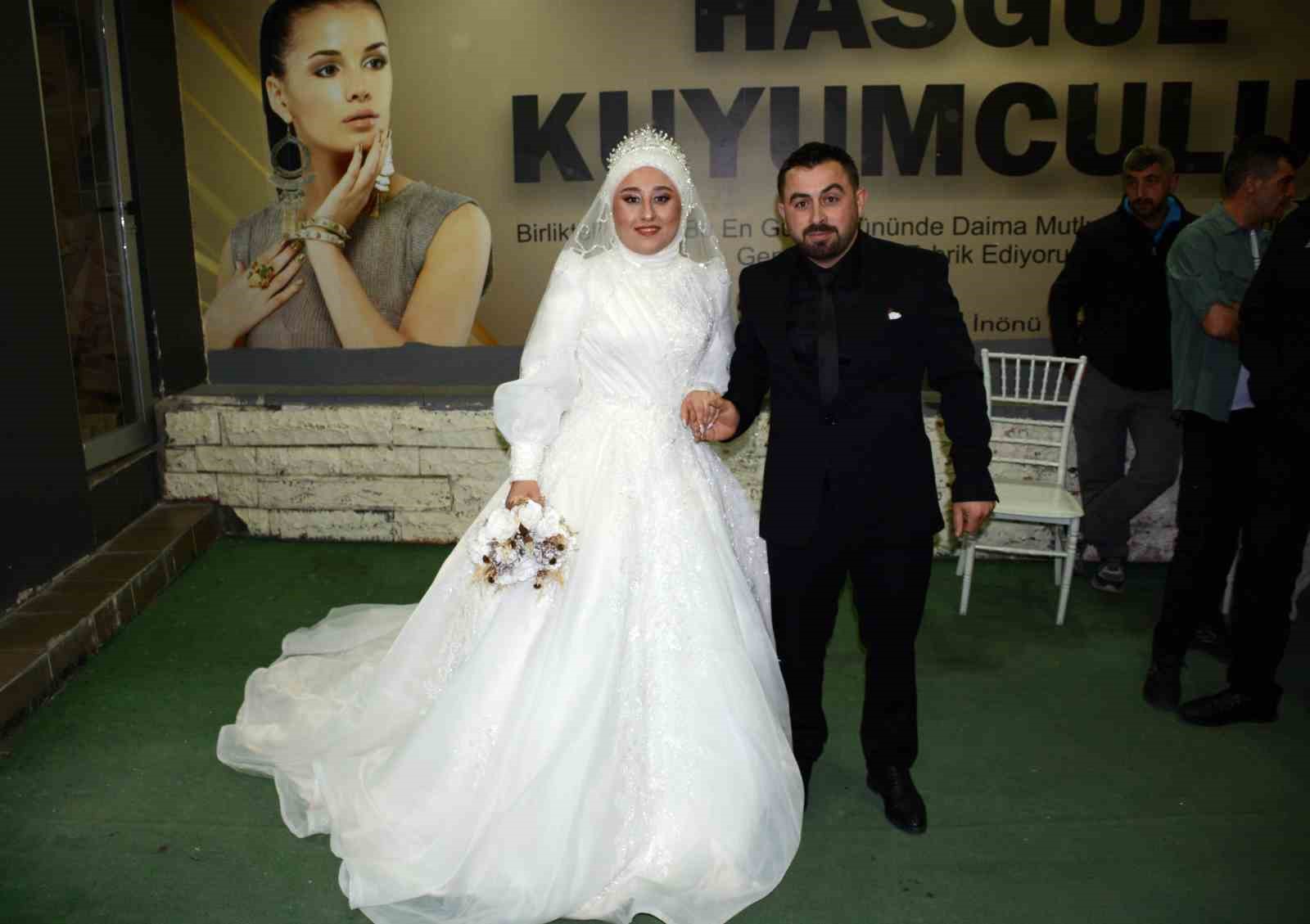 artvinde damada arkadaslarindan canli tavuk ve horoz surprizi 3 FRceWjNK