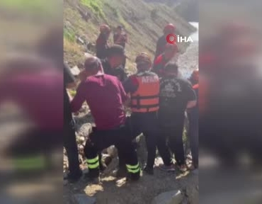 artvinde-dereye-ucan-kamyondaki-kayip-sahsin-cansiz-bedenine-14-gun-sonra-ulasildi-QeAxSfUr.jpg