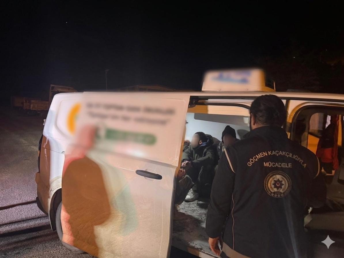 Artvin’de düzensiz göçmen operasyonu 5 artvinde duzensiz gocmen operasyonu 1 jBZG4Icw