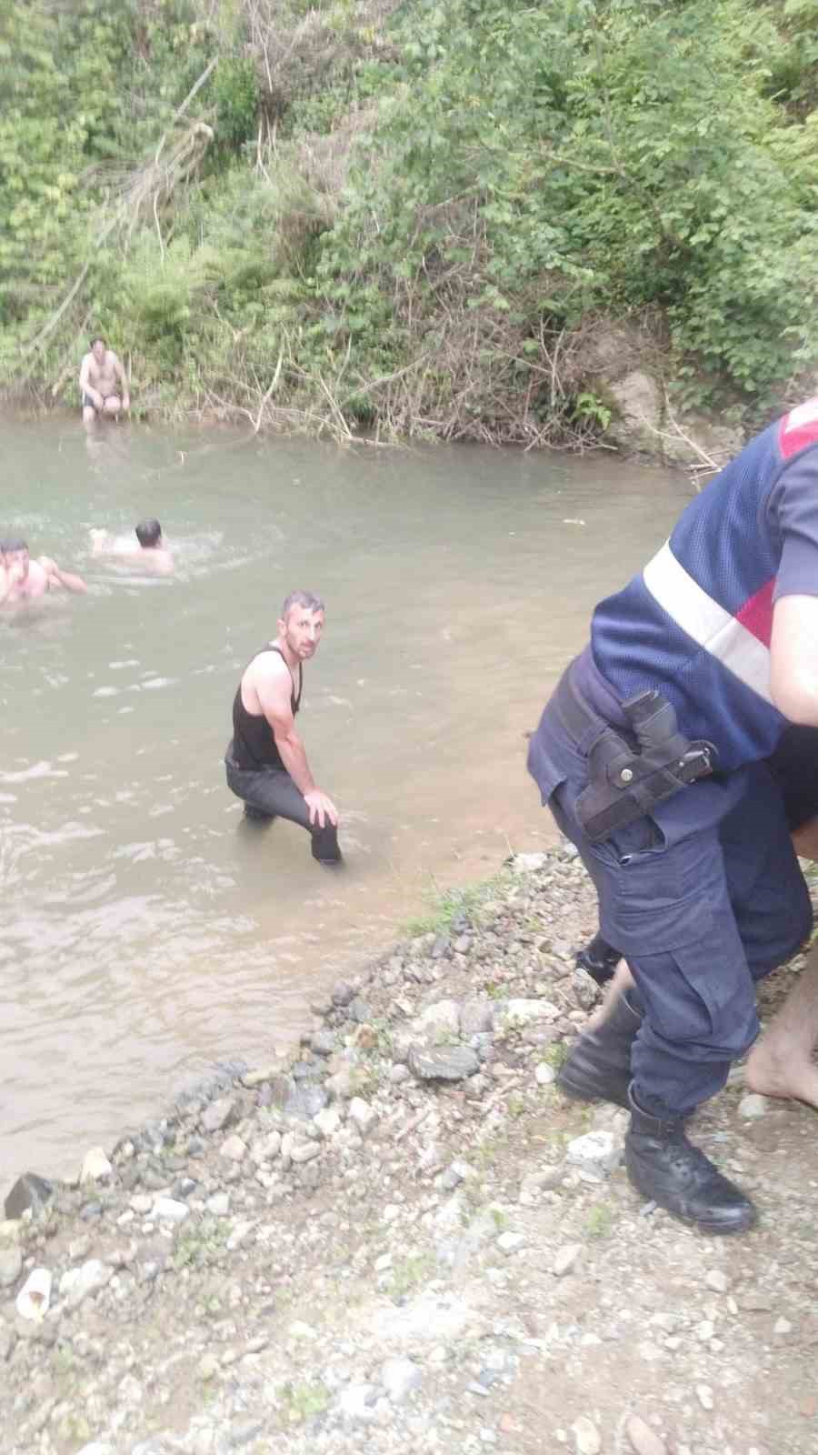 Artvin’de imam ve müezzin girdikleri gölette boğuldu 9 artvinde imam ve muezzin girdikleri golette boguldu 5 bY2WytLX
