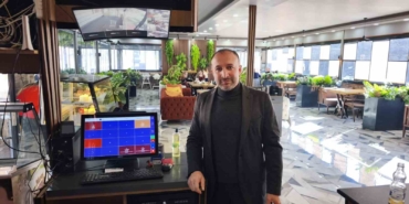 artvinde-kafedeki-hirsizlik-ani-kamerada-Xi7uzCAt.jpg