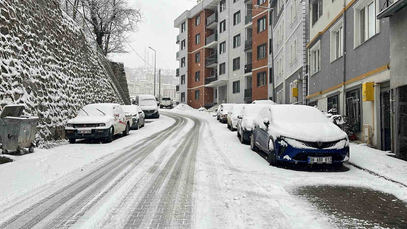 artvinde kar etkili oluyor 1 4un12yUU