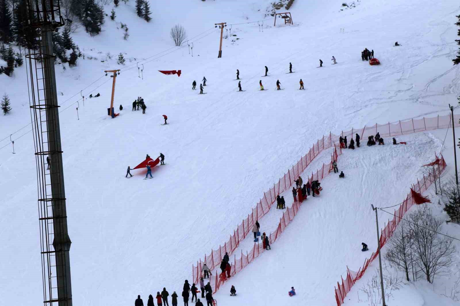 artvinde kar senligi renkli goruntulere sahne oldu 10