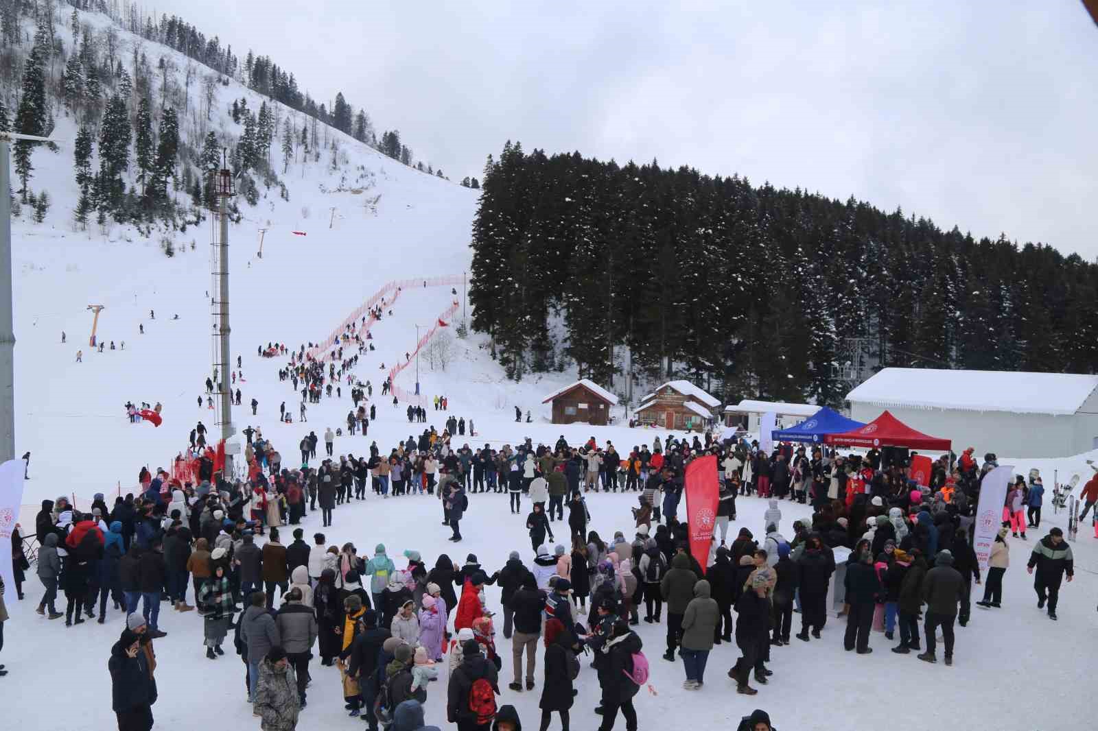 artvinde kar senligi renkli goruntulere sahne oldu 11 8Pgwrt4L