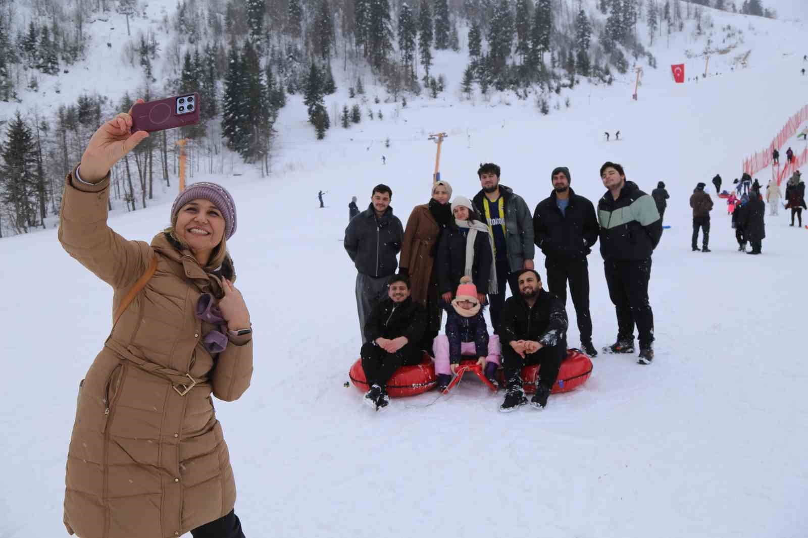 artvinde kar senligi renkli goruntulere sahne oldu 3 KqnkNTyH
