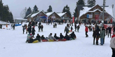 artvinde-kar-senligi-renkli-goruntulere-sahne-oldu-Ty5wKKqf.jpg