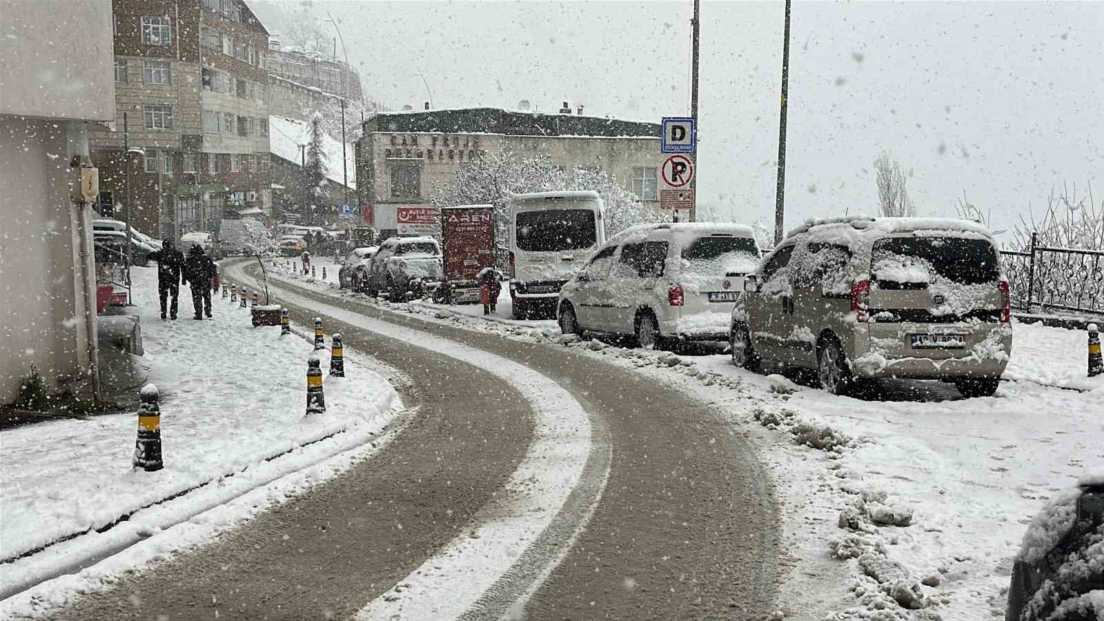 artvinde kar yagisi etkisini surduruyor 3 GA8zgGNc