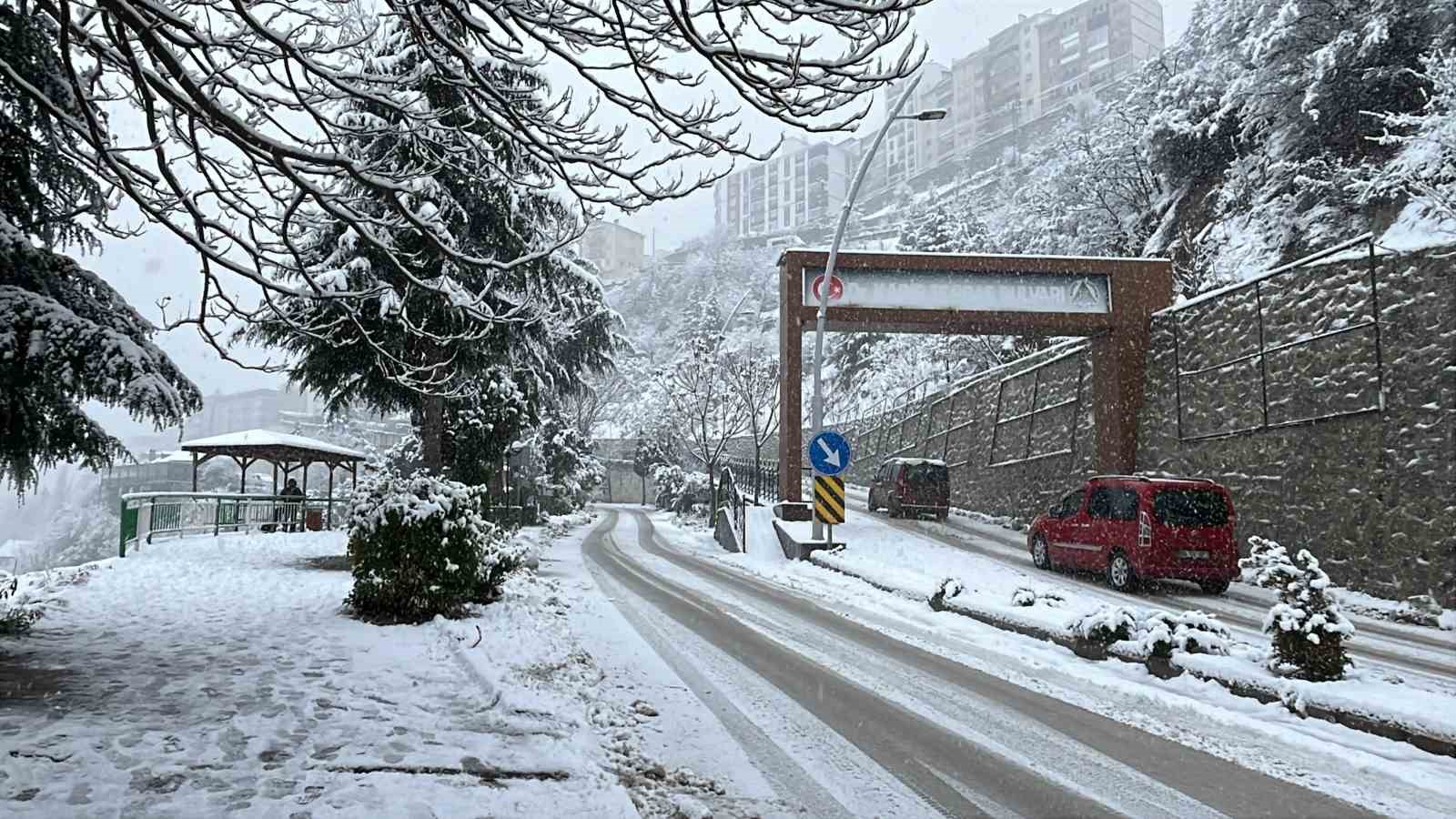 artvinde kar yagisi etkisini surduruyor 5 mIyIesOw