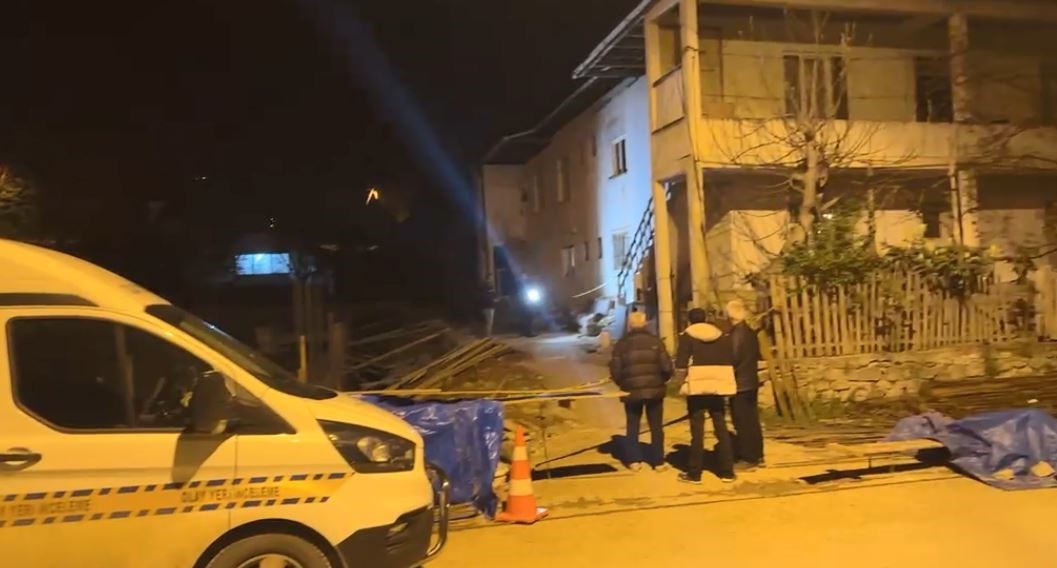 artvinde merdivenden dusen sahis hayatini kaybetti 1 acMdtywb