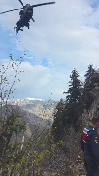 artvinde yaylada duserek yaralanan vatandas helikopterle kurtarildi 0 QAStgWmc