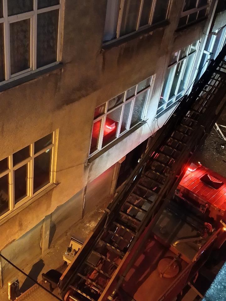 Artvin’in Hopa ilçesinde ev yangını 5 artvinin hopa ilcesinde ev yangini 1 cOGrHIUV
