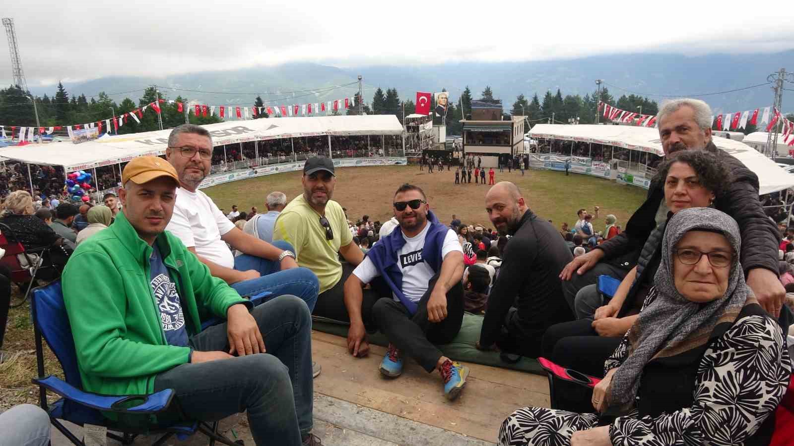 artvinin kafkasor yaylasinda bogalarin 45 randevusu nefes kesti 4 yMXrPdeF