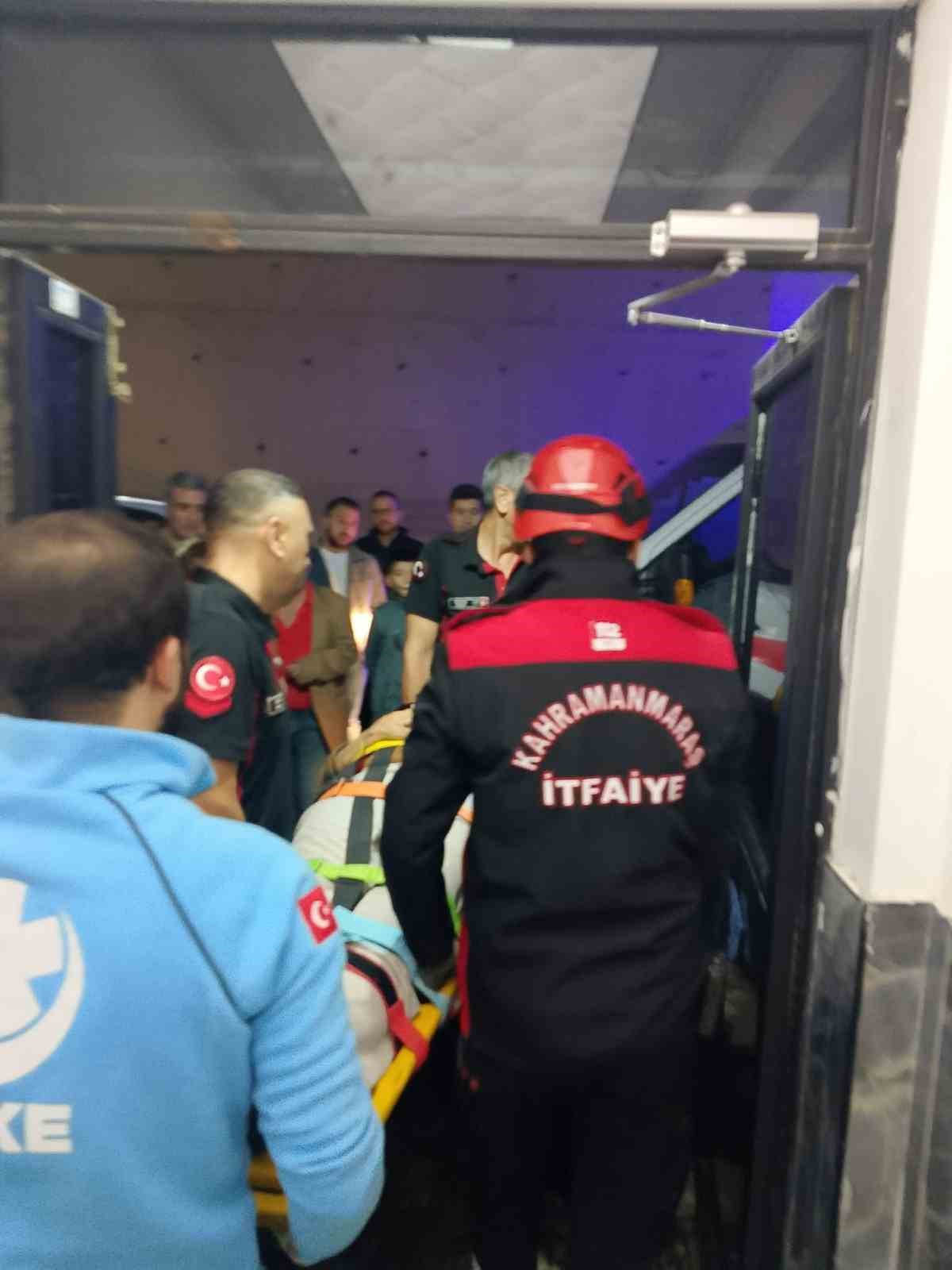 Asansör 6. kattan yere çakıldı: 1 yaralı 4 asansor 6 kattan yere cakildi 1 yarali 0