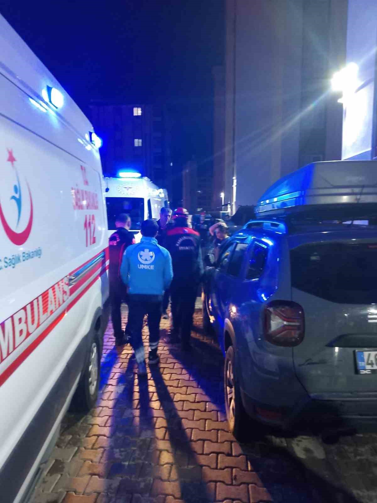 Asansör 6. kattan yere çakıldı: 1 yaralı 6 asansor 6 kattan yere cakildi 1 yarali 2 D6d9czSJ
