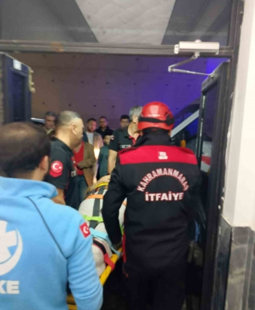 asansor-6-kattan-yere-cakildi-1-yarali-OMkkNx7q.jpg
