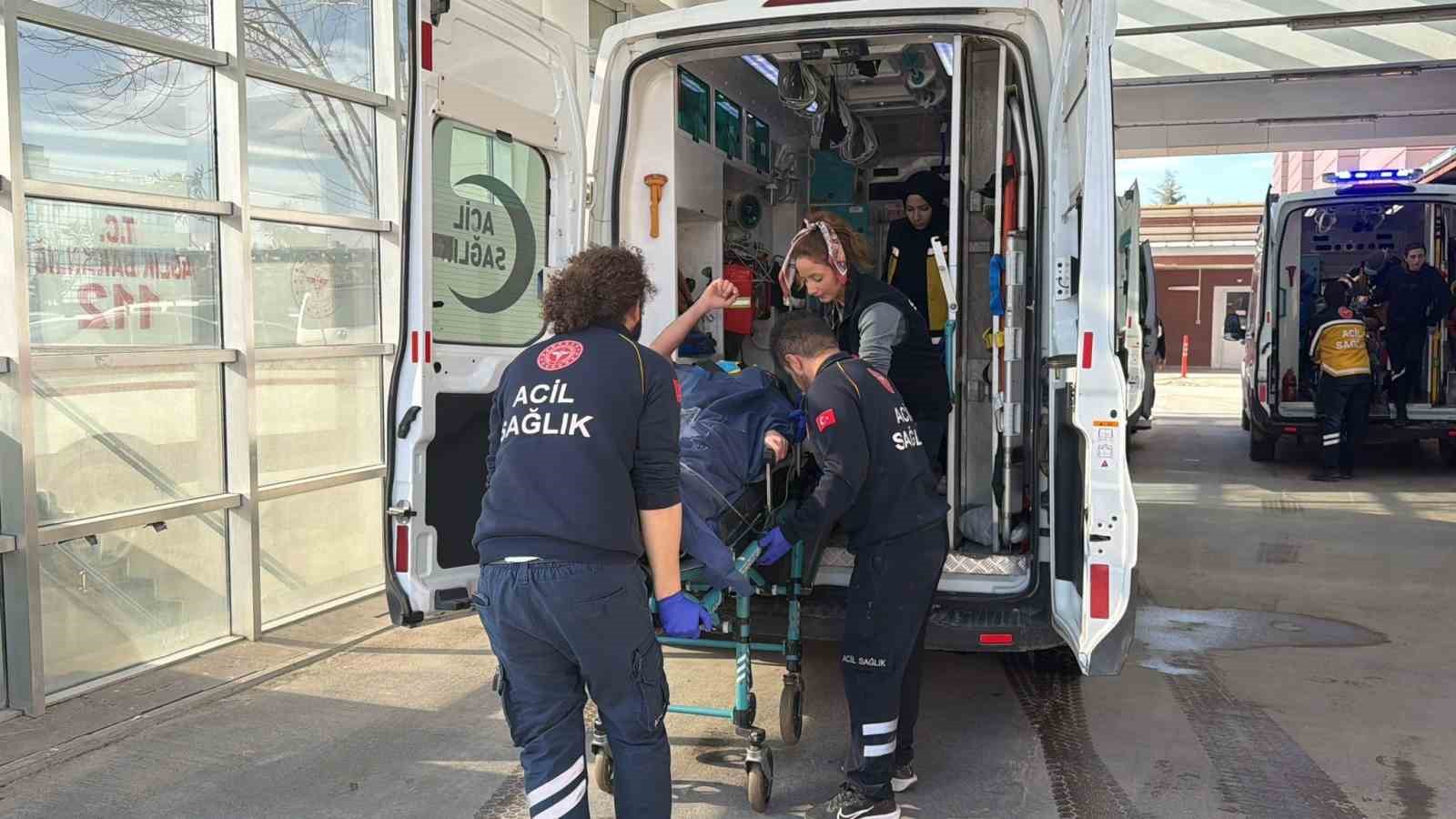 asansor bosluguna dusen 2 kisi yaralandi 2 pakcdImP