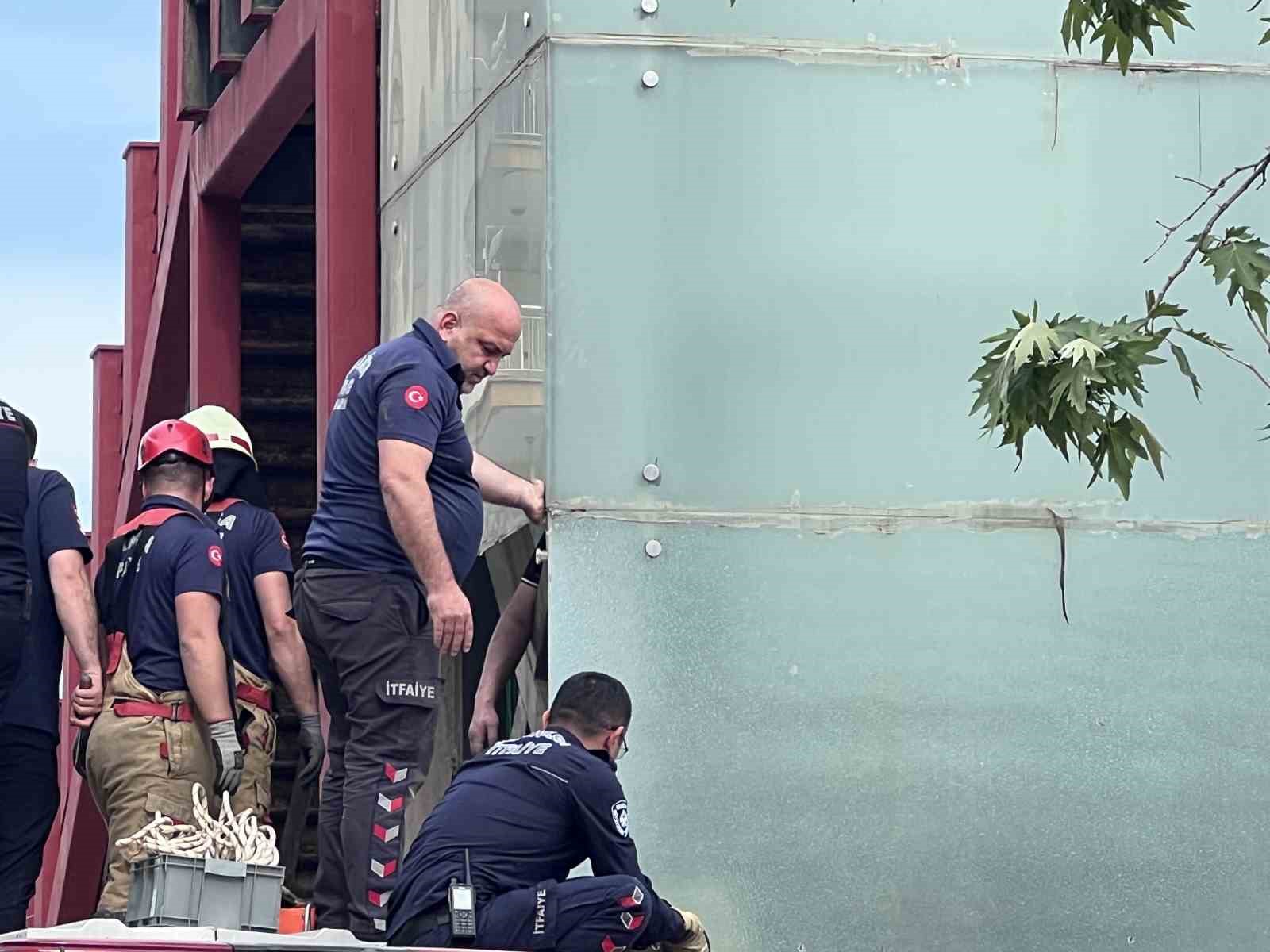 asansor boslugunda sikisan genc hayatini kaybetti 3 BMT8McYG