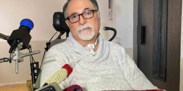 asansor-yonetmeligi-degisti-kabin-daraldi-als-hastasi-doktor-evine-hapsoldu-L9haQQaf.jpg