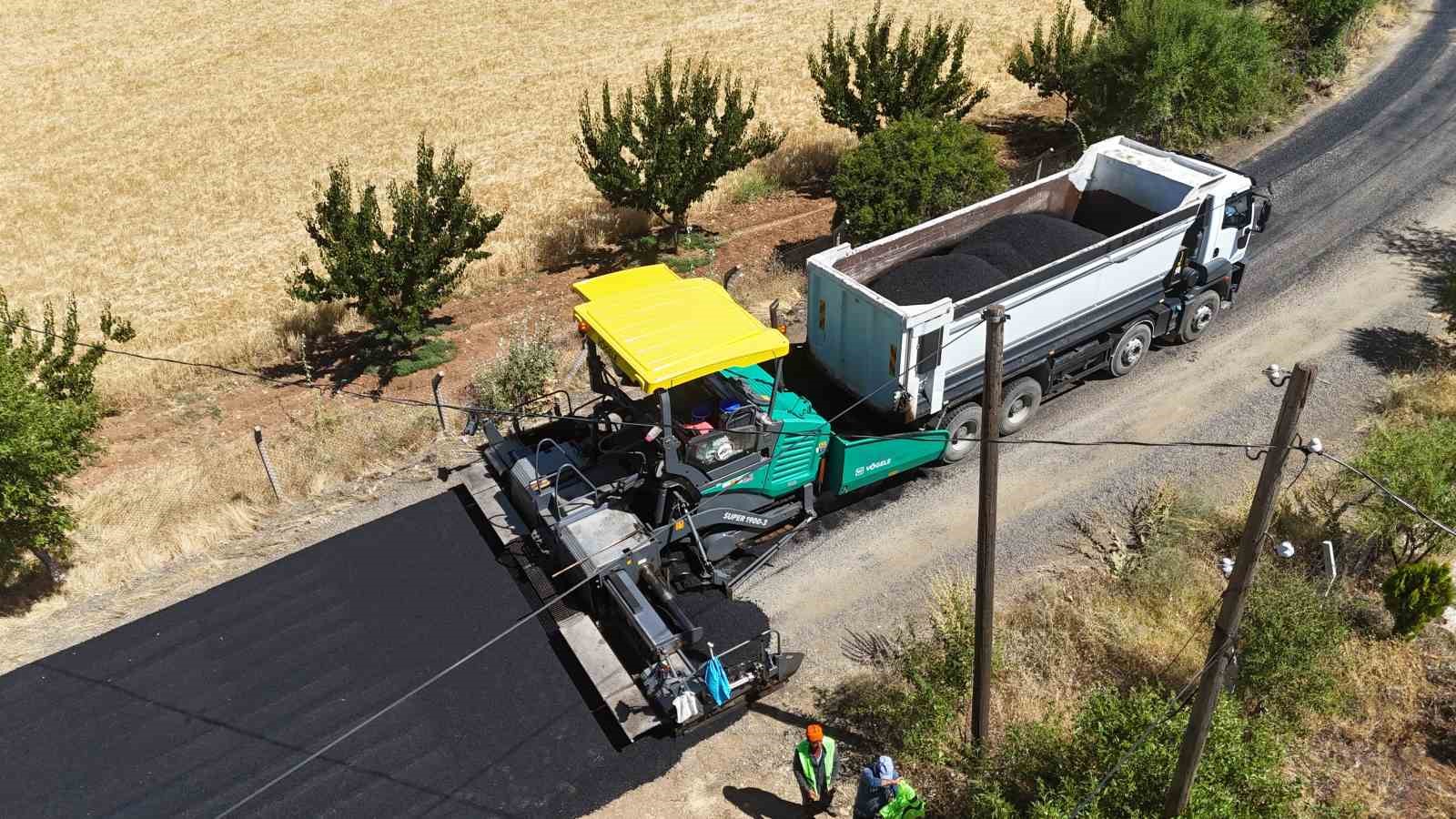 Asfalt işçilerinin kavurucu sıcakta mesaisi sürüyor 6 asfalt iscilerinin kavurucu sicakta mesaisi suruyor 2 hvbumUmQ
