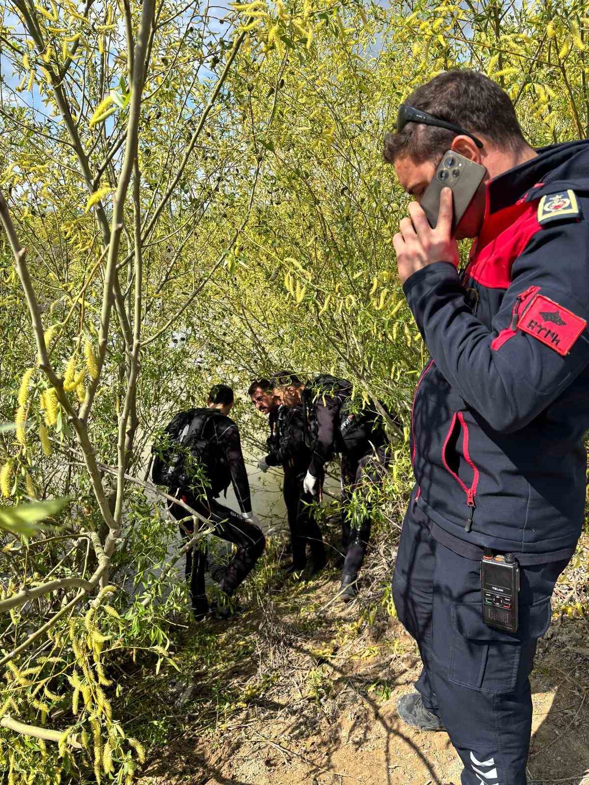 asi nehrinde kimligi belirsiz erkek cesedi bulundu 2 iBNm3cQa
