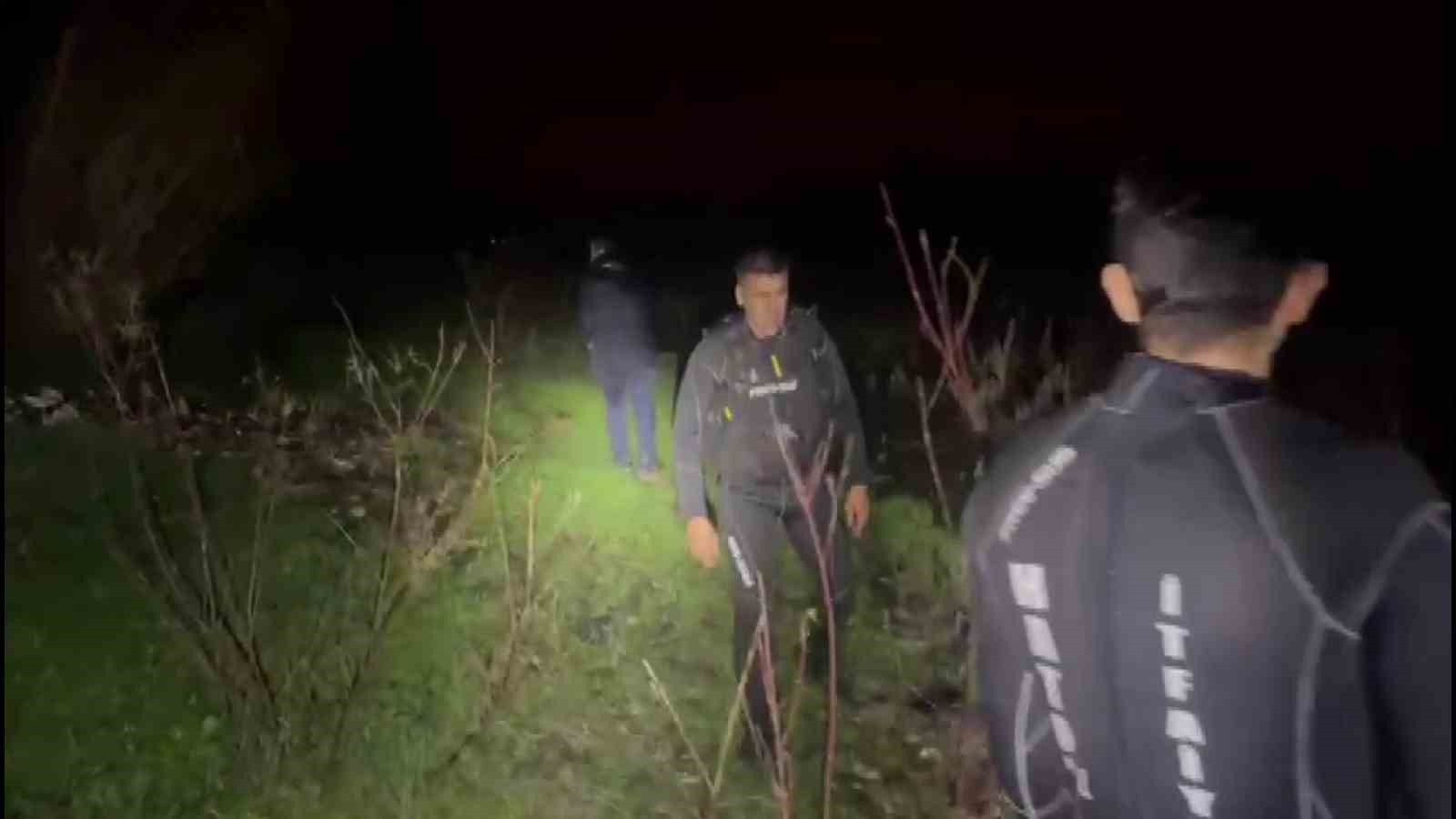 Asi Nehri’ne düşen genç kayboldu 4 asi nehrine dusen genc kayboldu 0 yz51wiTB