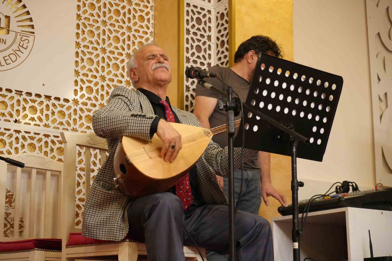 asik ramazan yavuz arslan icin vefa gecesi omurde 70 sanatta 55 yil 4 Rsyj85c7