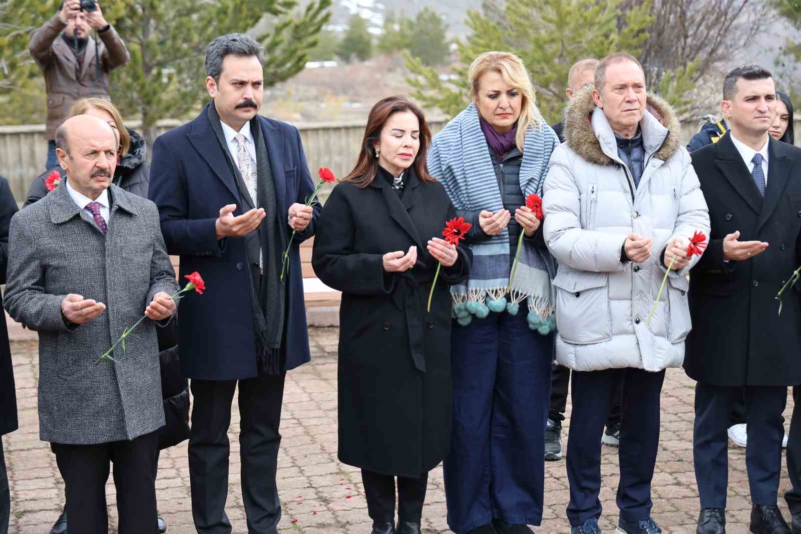 asik veysel 53 yil sonra da unutulmadi 4 NOADhAya