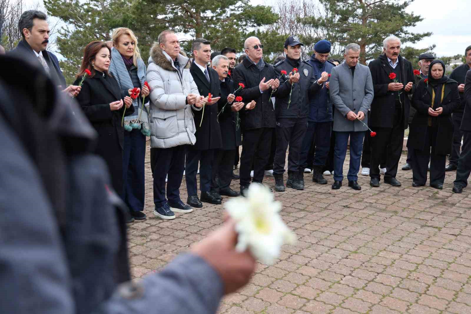 asik veysel 53 yil sonra da unutulmadi 8 AHDz5KjL