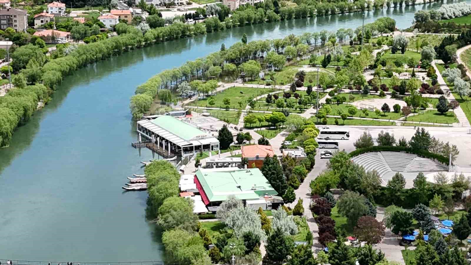 asiri yagislar nedeniyle su seviyesi yukselen kizilirmak dron ile goruntulendi 1 7wfTdIkQ