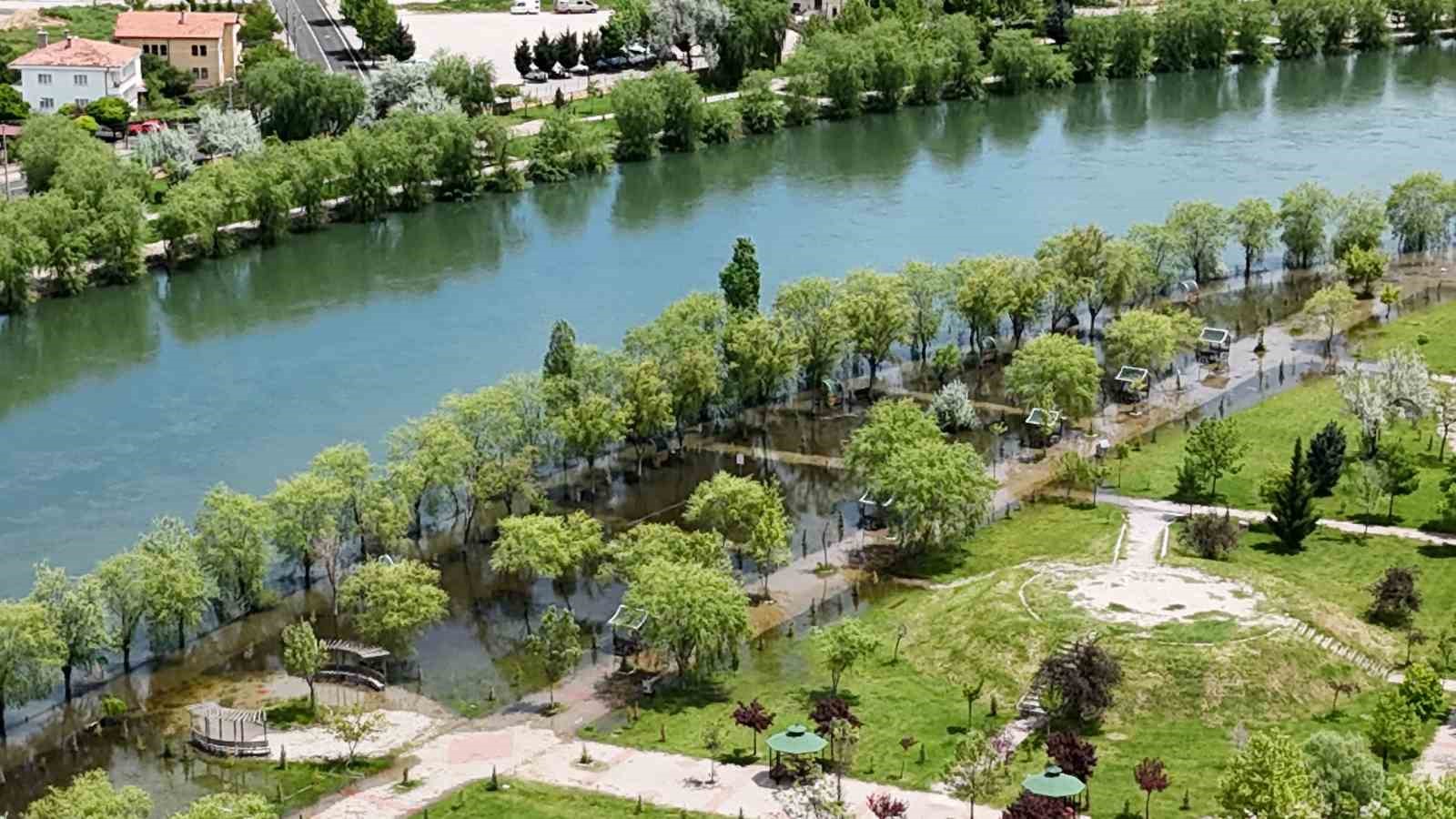 asiri yagislar nedeniyle su seviyesi yukselen kizilirmak dron ile goruntulendi 2 dTEmLR7a